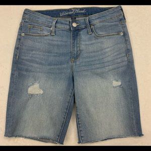 ✔️Universal Thread, cut off shorts